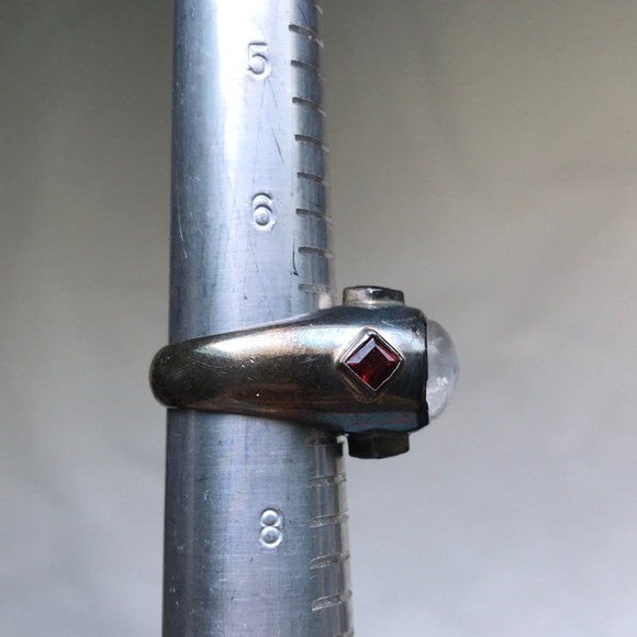 Vintage rainbow moonstone & garnet silver ring - Picture 5 of 8